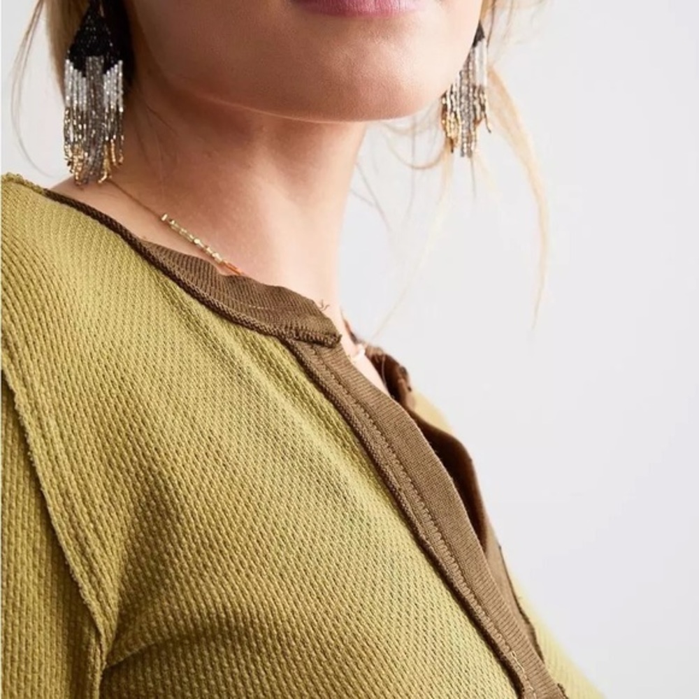 FREE PEOPLE Mikah Layering Thermal Cuff Olive Green - Picture 4 of 8